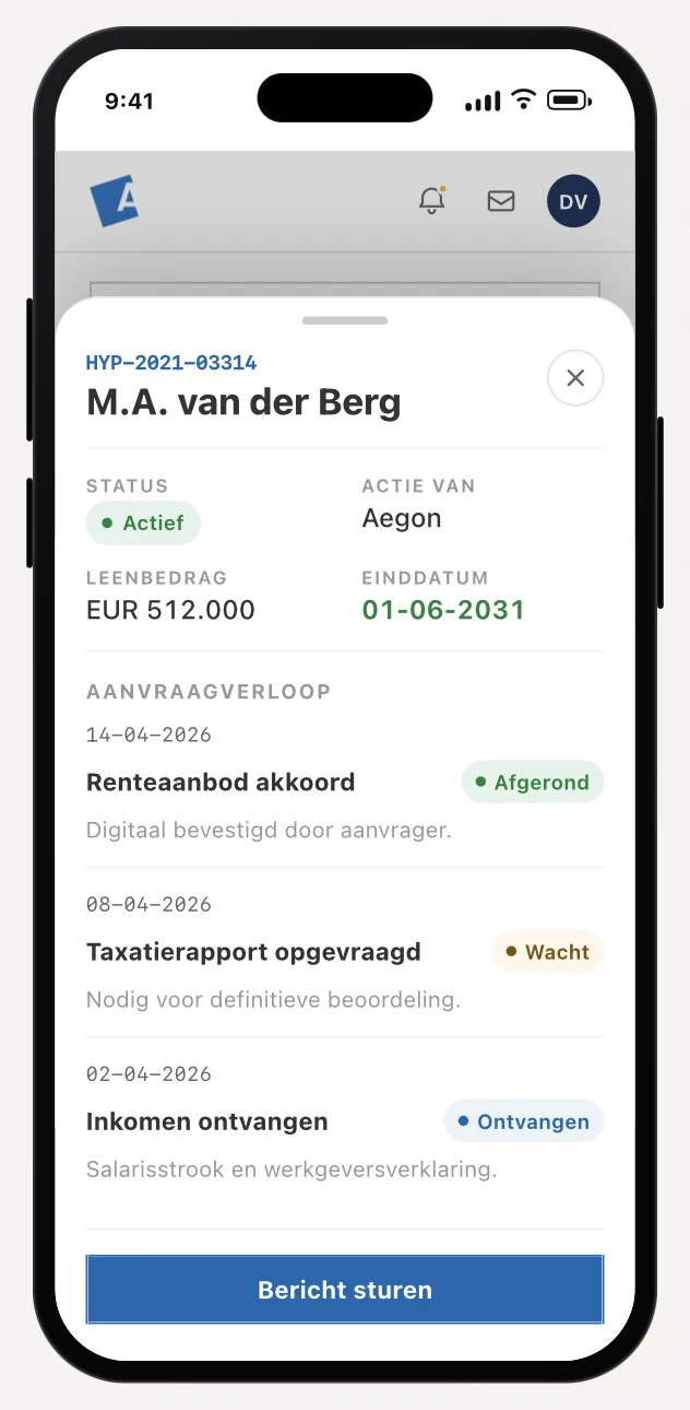Client dossier sheet on mobile with status, loan amount, and a timeline of application events.